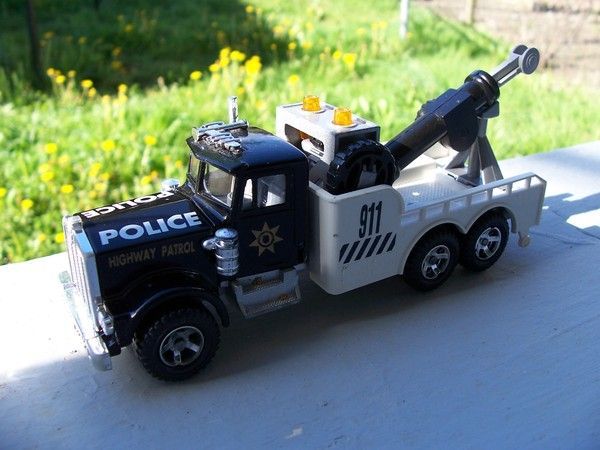 CAMION KENWORTH ET remorque noir Eagle Truck Majorette, cod -, échelle 1/87 EUR 4,22 - IT